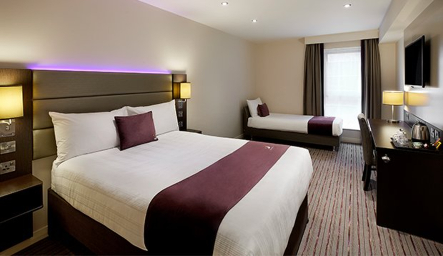 Bedroom 5, Premier Inn Ripley, Derbyshire