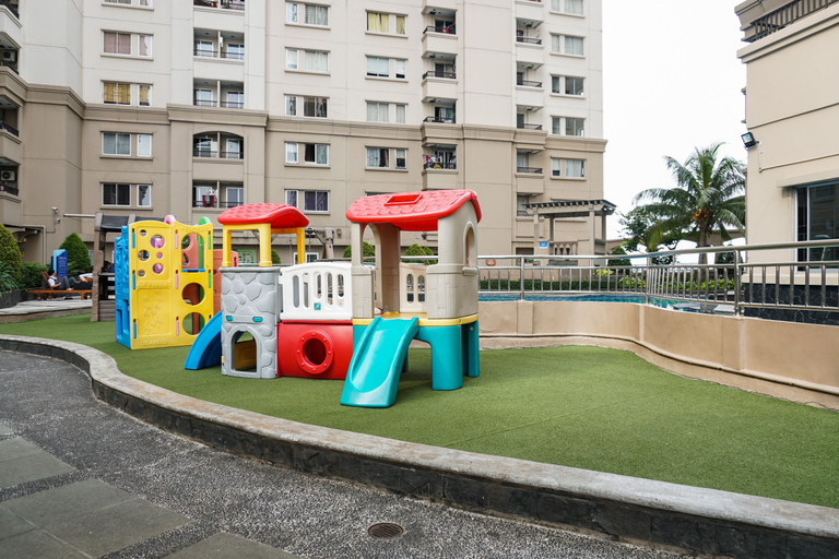 Family & Kids 4, Minimalist 2BR Mediterania Marina Residences By Travelio, Jakarta Utara