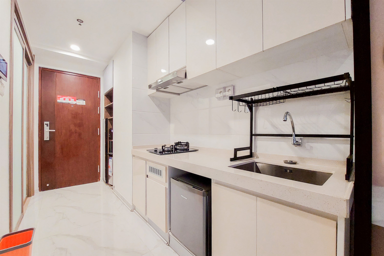Others 4, Comfy and New Studio at Sky House BSD Apartment By Travelio, South Tangerang