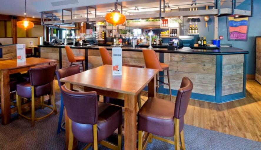 Food & Drinks 4, Premier Inn Luton - Airport, Luton