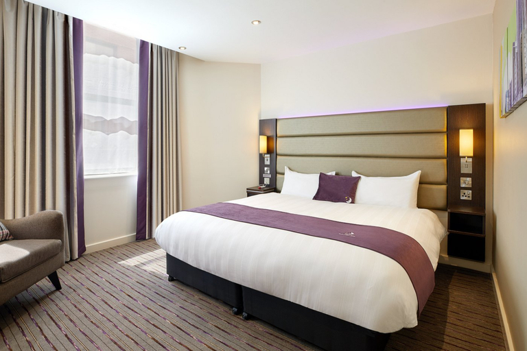 Bedroom 4, Premier Inn Mansfield, Derbyshire