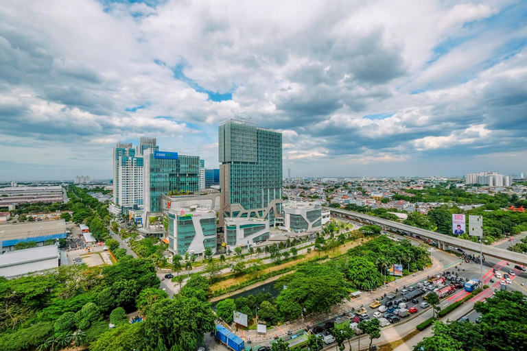 Exterior & Views 5, Comfy and Elegant 2BR Tifolia Apartment By Travelio, East Jakarta