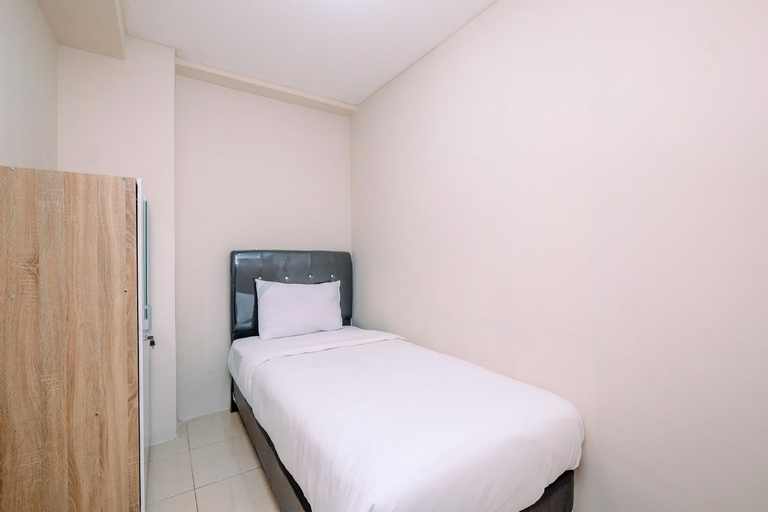 Bedroom 2, Comfy and Elegant 2BR Tifolia Apartment By Travelio, East Jakarta