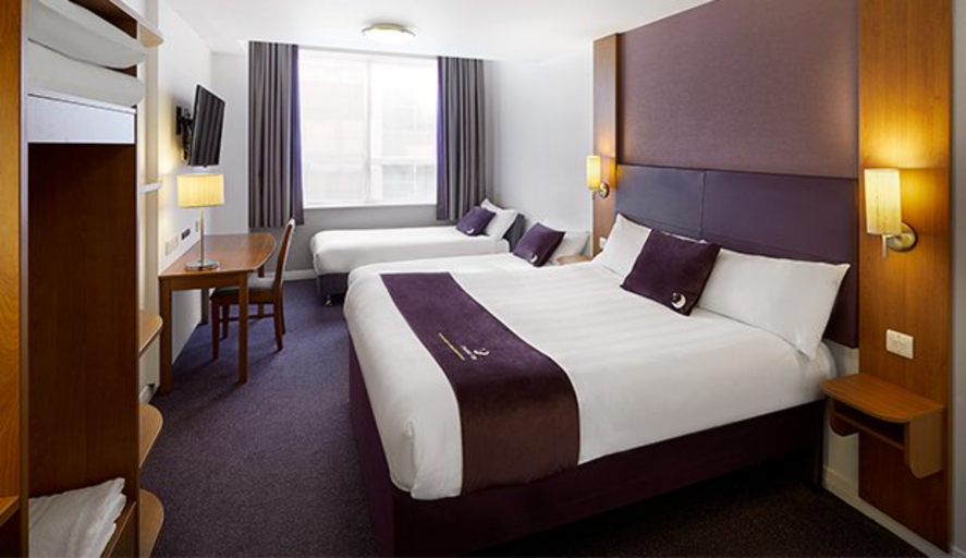 Bedroom 3, Premier Inn Horsham North, West Sussex