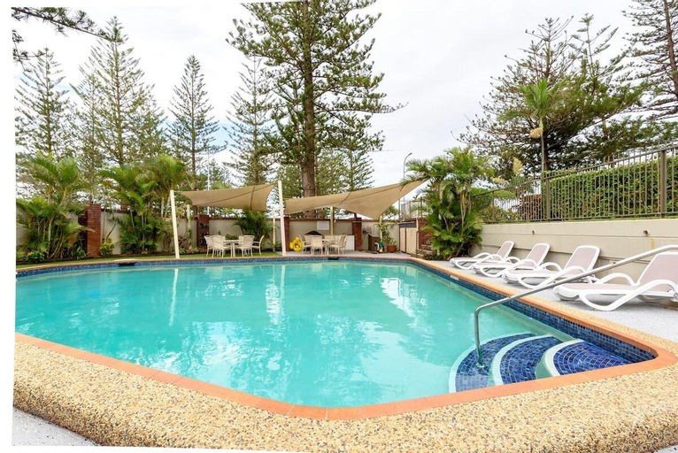 Main Beach Waterfront Apartment, Gold Coast