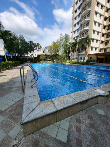 Breezy, rustic 3 Bedroom Condo on the 22nd floor, Taguig
