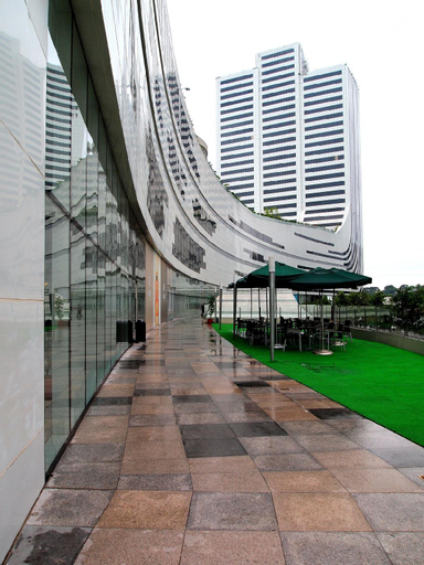 A2J Luxury 2BR BGC Suite Near SM Aura, Market2x, Makati City