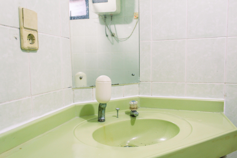 Bedroom 4, Nice and Elegant 2BR at Kondominium Golf Karawaci Apartment By Travelio, Tangerang