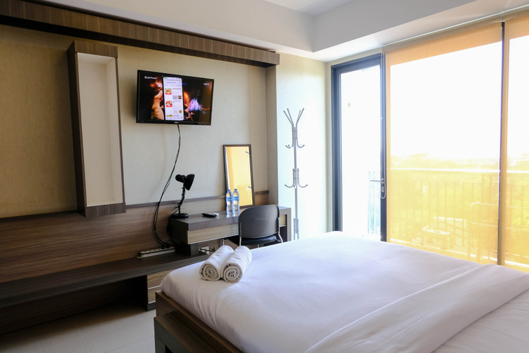 Bedroom 3, Homey Studio Room at 6th Floor Beverly Dago Apartment By Travelio, Bandung