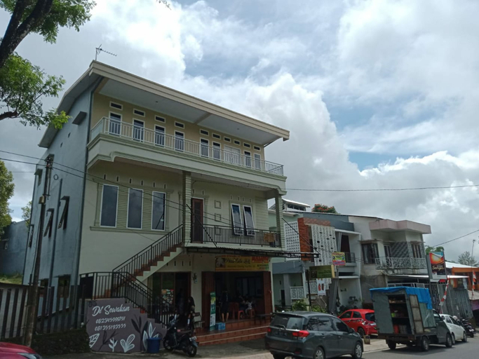 Exterior & Views 2, Homestay Almanda Syariah Malino, Gowa