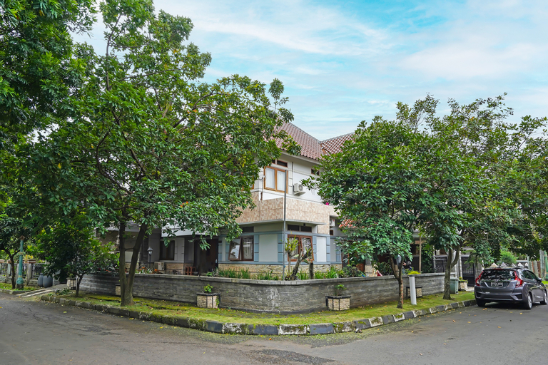 Exterior & Views 2, SPOT ON 92121 Mitra Dago Antapani Syariah, Bandung