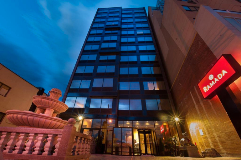 Exterior & Views 25