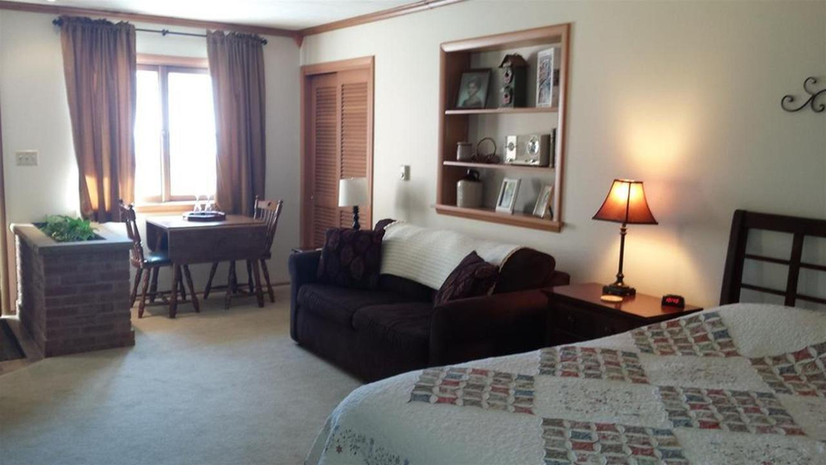 Bedroom, Lake Orchard Farm Retreat, Lake Michigan
