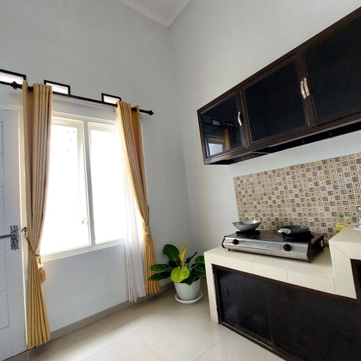 Dining Room, Villa Singgah Sare Kota Batu (permanently closed), Malang