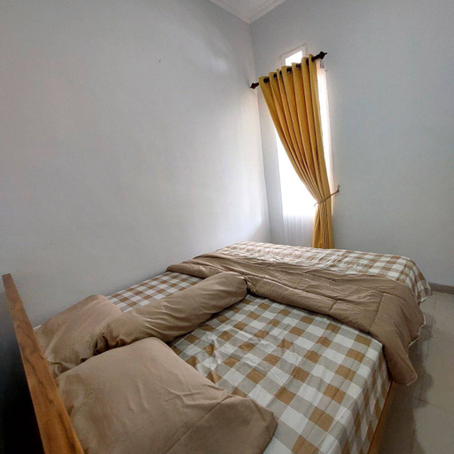 Bedroom 3, Villa Singgah Sare Kota Batu (permanently closed), Malang