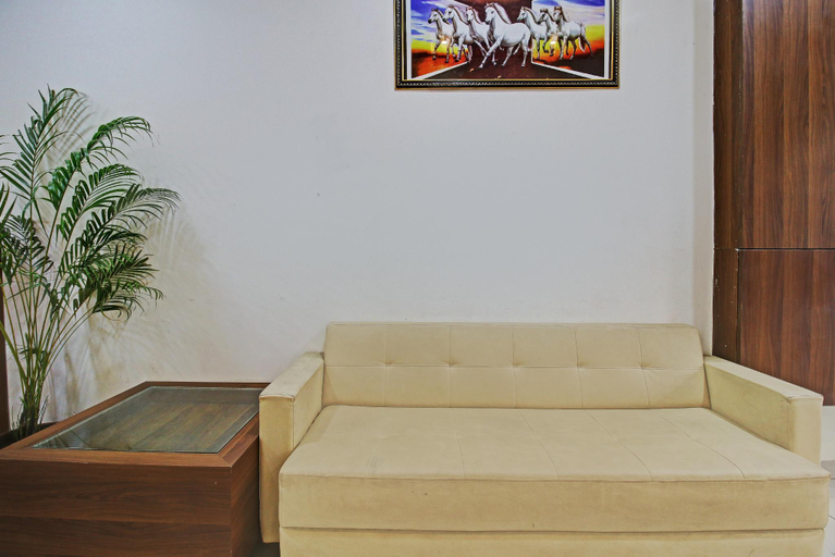 Public Area 3, Treebo Krishna Regency ISBT Bus Stop, Bhopal