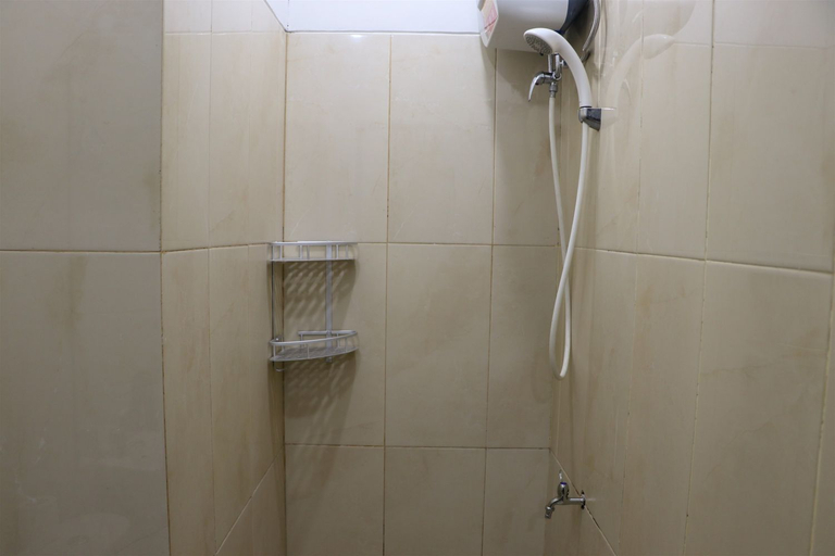 Bathroom 5, Homey and Nice 2BR at Northland Ancol Apartment By Travelio, North Jakarta