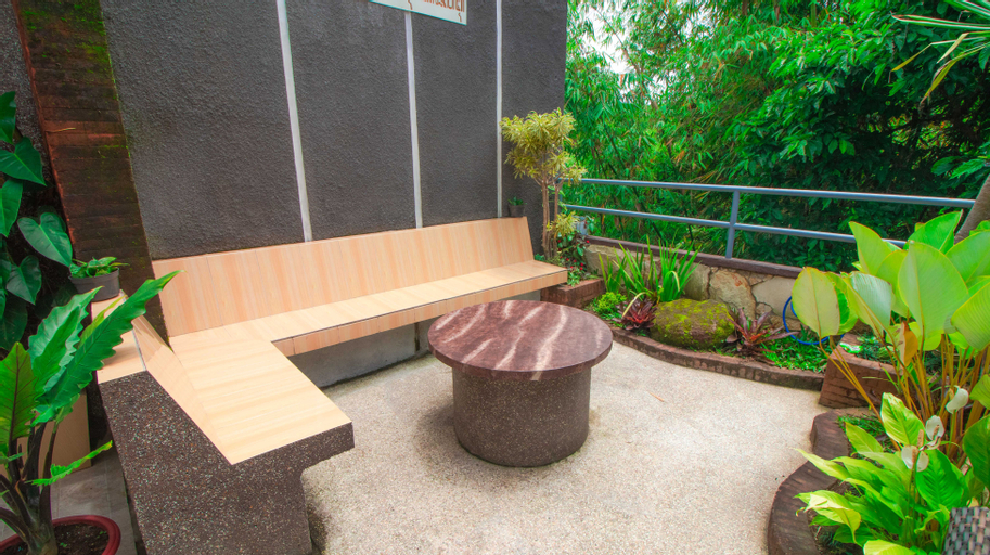 Exterior & Views 6