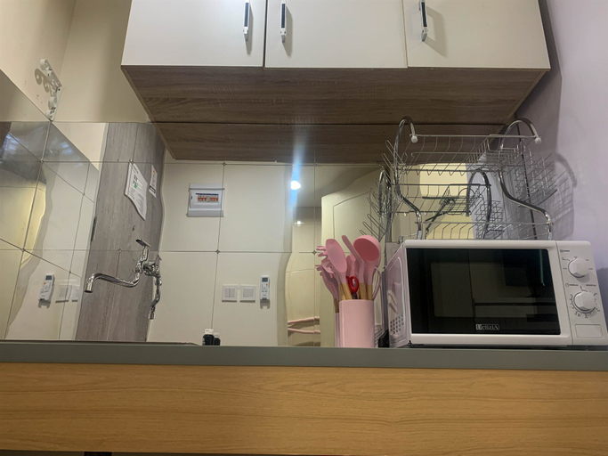 Others 5, Homey and Compact Studio Apartment Osaka Riverview PIK 2 By Travelio, Tangerang