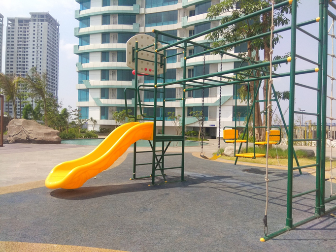 Family & Kids 4, Fancy and Nice Studio at Grand Kamala Lagoon Apartment By Travelio, Bekasi