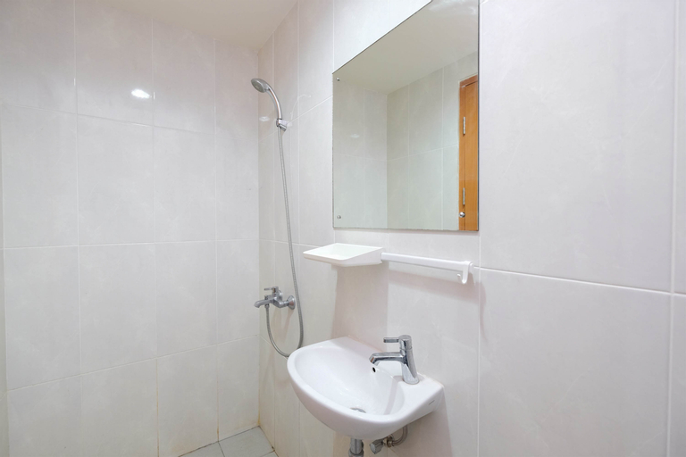Bedroom 4, Combined 3BR Apartment without Living Room at Evenciio Margonda By Travelio, Depok