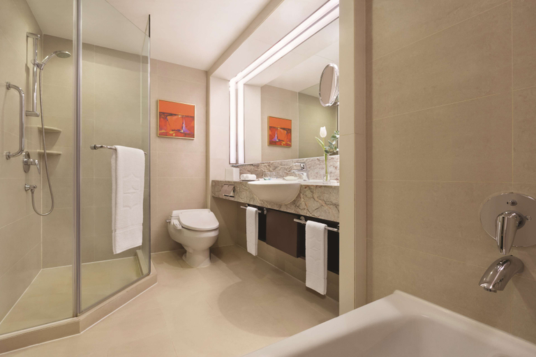 Bathroom 5, Shangri La Dalian, Dalian
