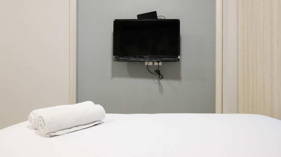 Wonderful and Comfy Studio (No Kitchen) at Supermall Mansion Apartment By Travelio, Surabaya