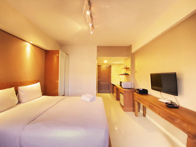 Bedroom 2, Homey Studio Room at Galeri Ciumbuleuit 2 Apartment By Travelio, Bandung