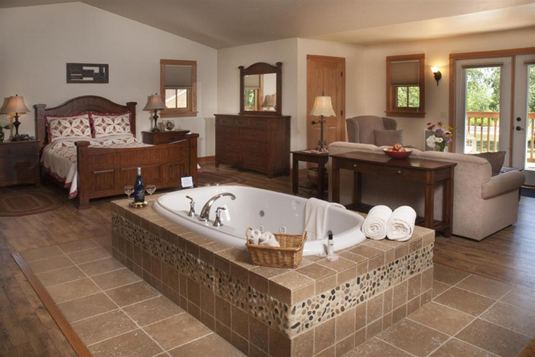 Bathroom, Lake Orchard Farm Retreat, Lake Michigan