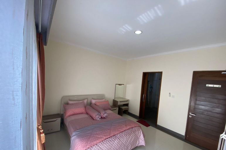 Bedroom 3, Modern Minimalis Villa by Naning, Gianyar