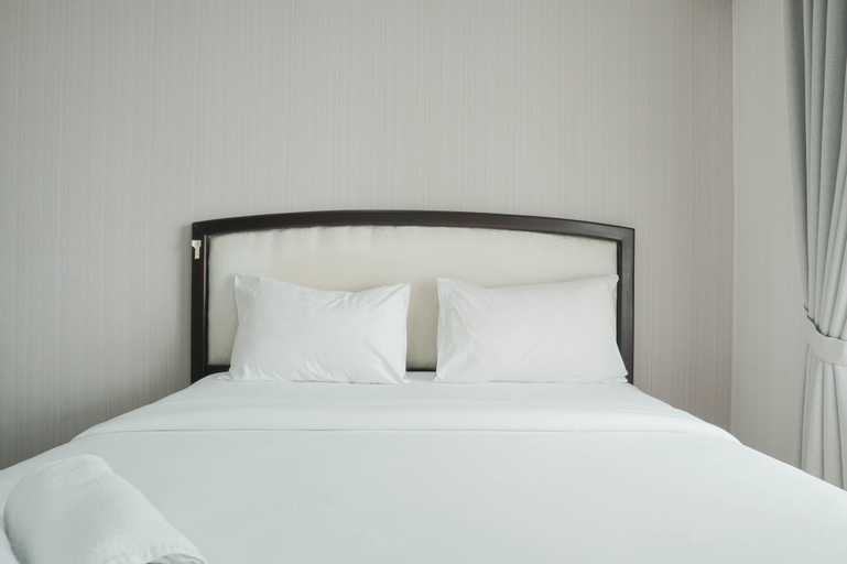 Bedroom 1, Luxury Room Renovated 2BR Sudirman Park CBD Area Apartment By Travelio, Central Jakarta