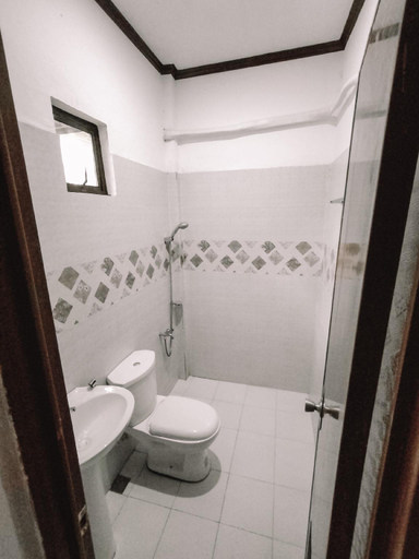 Bathroom 3, CoCo Ville Guest House (room2 for 2pax), Alegria