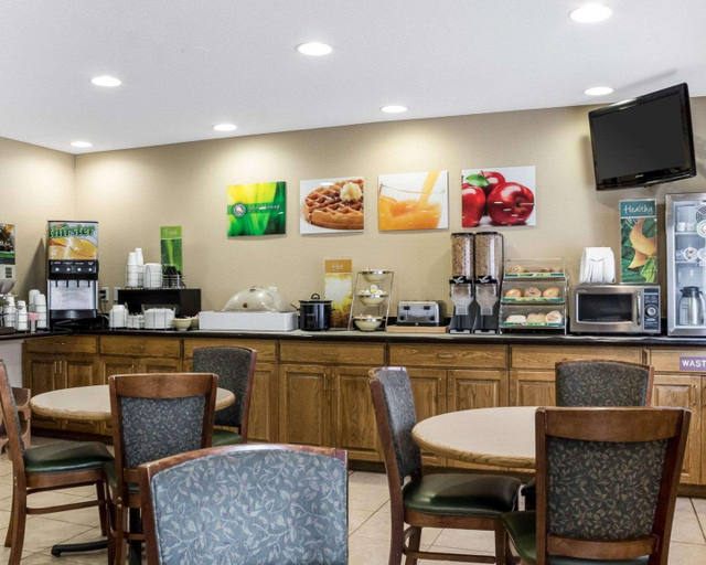 Food & Drinks 4, Travelodge by Wyndham Fargo, Cass