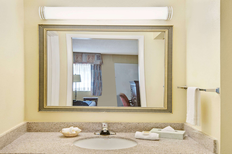 Bathroom, Days Inn by Wyndham Towson, Baltimore