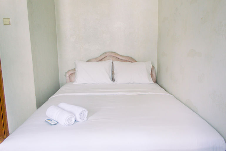 Bedroom 3, Nice and Elegant 2BR at Kondominium Golf Karawaci Apartment By Travelio, Tangerang
