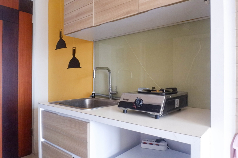 Others 4, Vibrant Studio Apartment at Gunawangsa Merr By Travelio, Surabaya