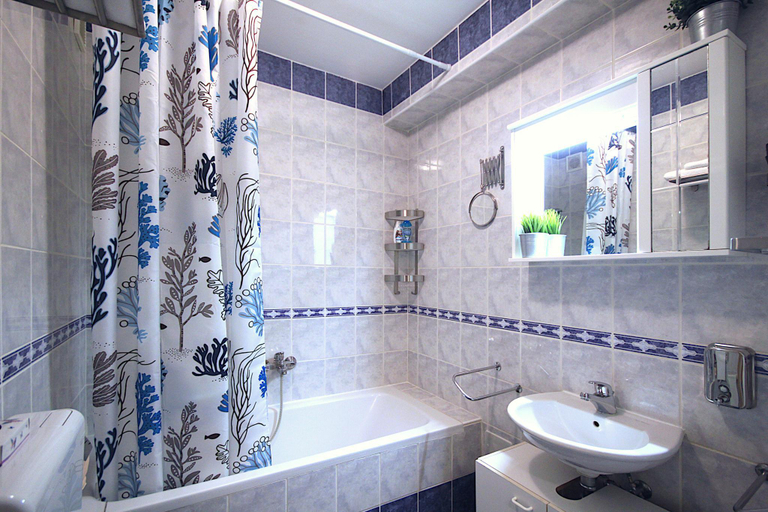 Bathroom 3, "Sweet escape" studio apartment (balcony, garage), Zagreb