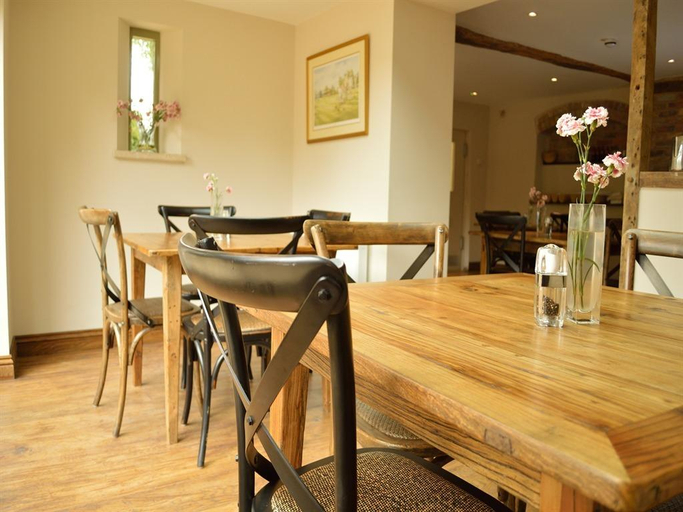 Others 5, The Plough Inn, Gloucestershire