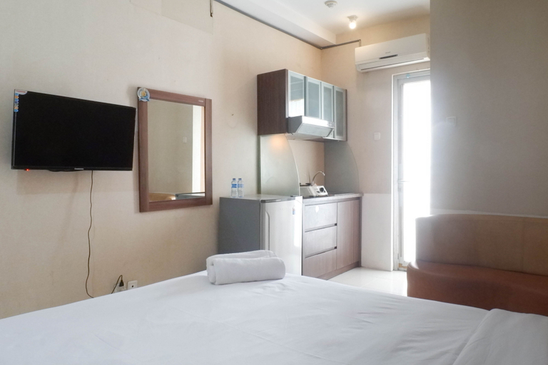 Bedroom 3, Comfort Studio Apartment at Gunawangsa Manyar By Travelio, Surabaya