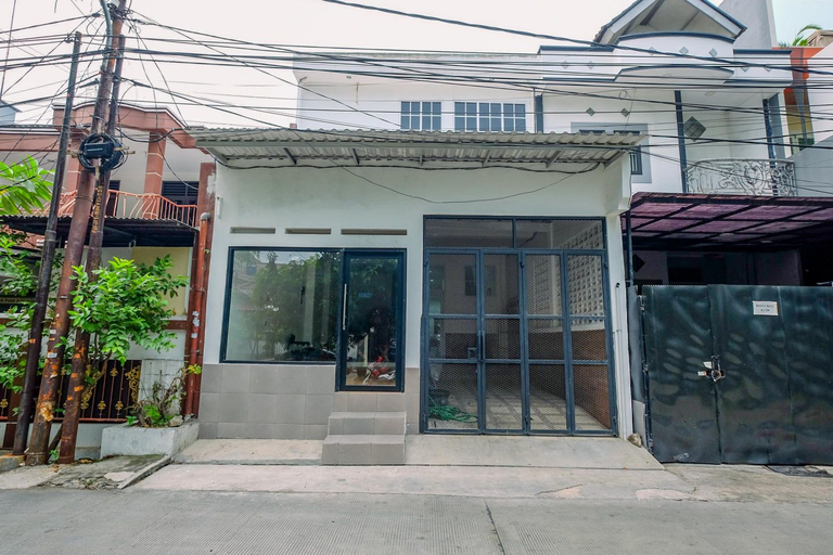 Exterior & Views 2, Cozy Studio for 1 Pax at Banyo Raya A25 Guesthouse By Travelio, Jakarta Utara