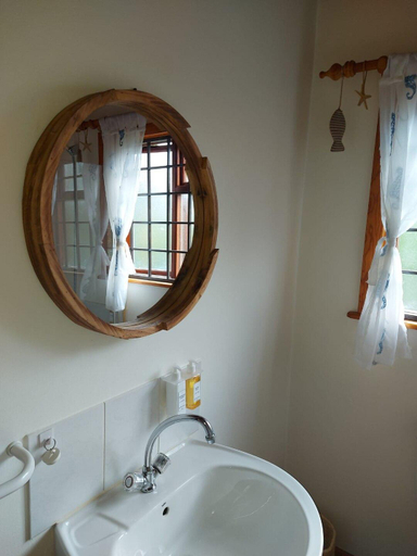 Bathroom 3, Peaceful Mountain Home with Views over False Bay, City of Cape Town