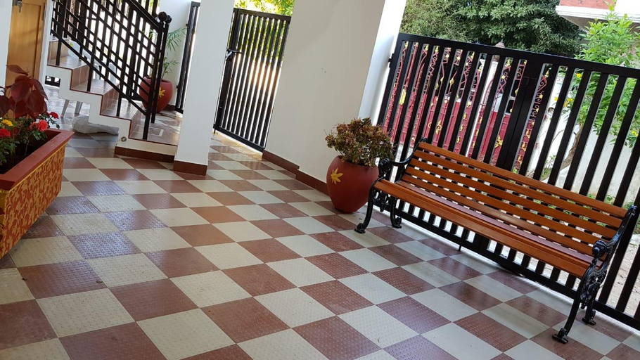 Public Area, Roscotel Shara Inn Pondicherry, Viluppuram