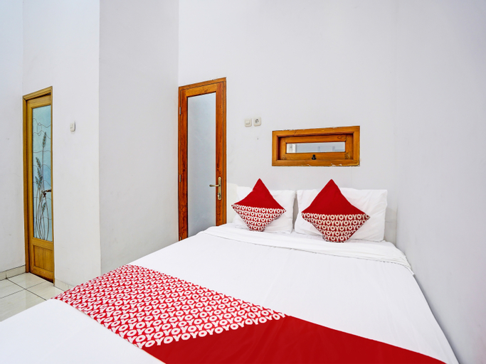 OYO 92030 Ef Palm Guest House Family, Surabaya