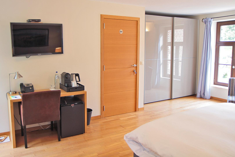 Others 5, Hôtel - Ferme du Château d'Ahin, Liège