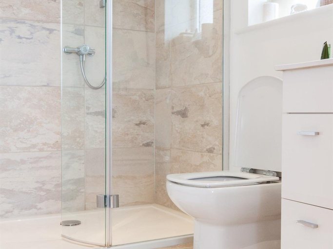 Bathroom 3, Padstow Bed and Breakfast, Cornwall