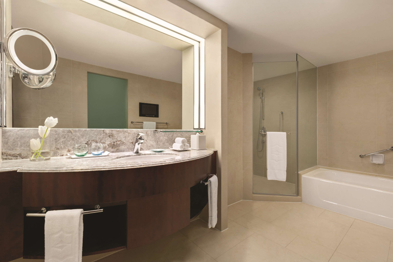 Bathroom 5, Shangri La Dalian, Dalian