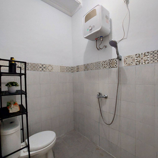 Bedroom 5, Villa Singgah Sare Kota Batu (permanently closed), Malang