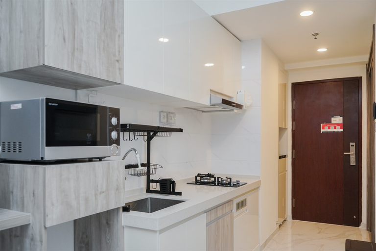 Others 4, Cozy Design and Strategic Studio at Sky House BSD Apartment By Travelio, Tangerang