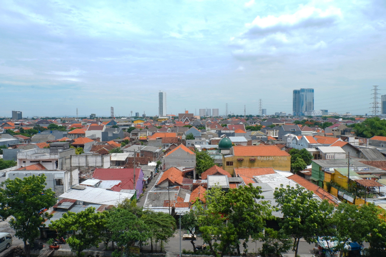 Exterior & Views, Comfort Studio Apartment at Gunawangsa Manyar By Travelio, Surabaya