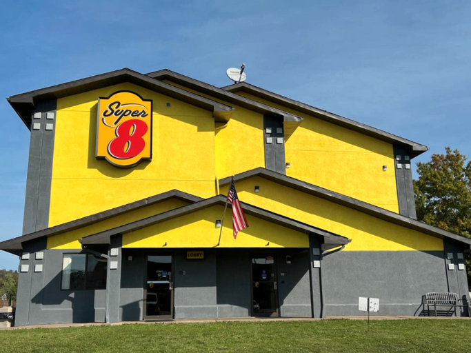 Super 8 by Wyndham Marietta, Washington